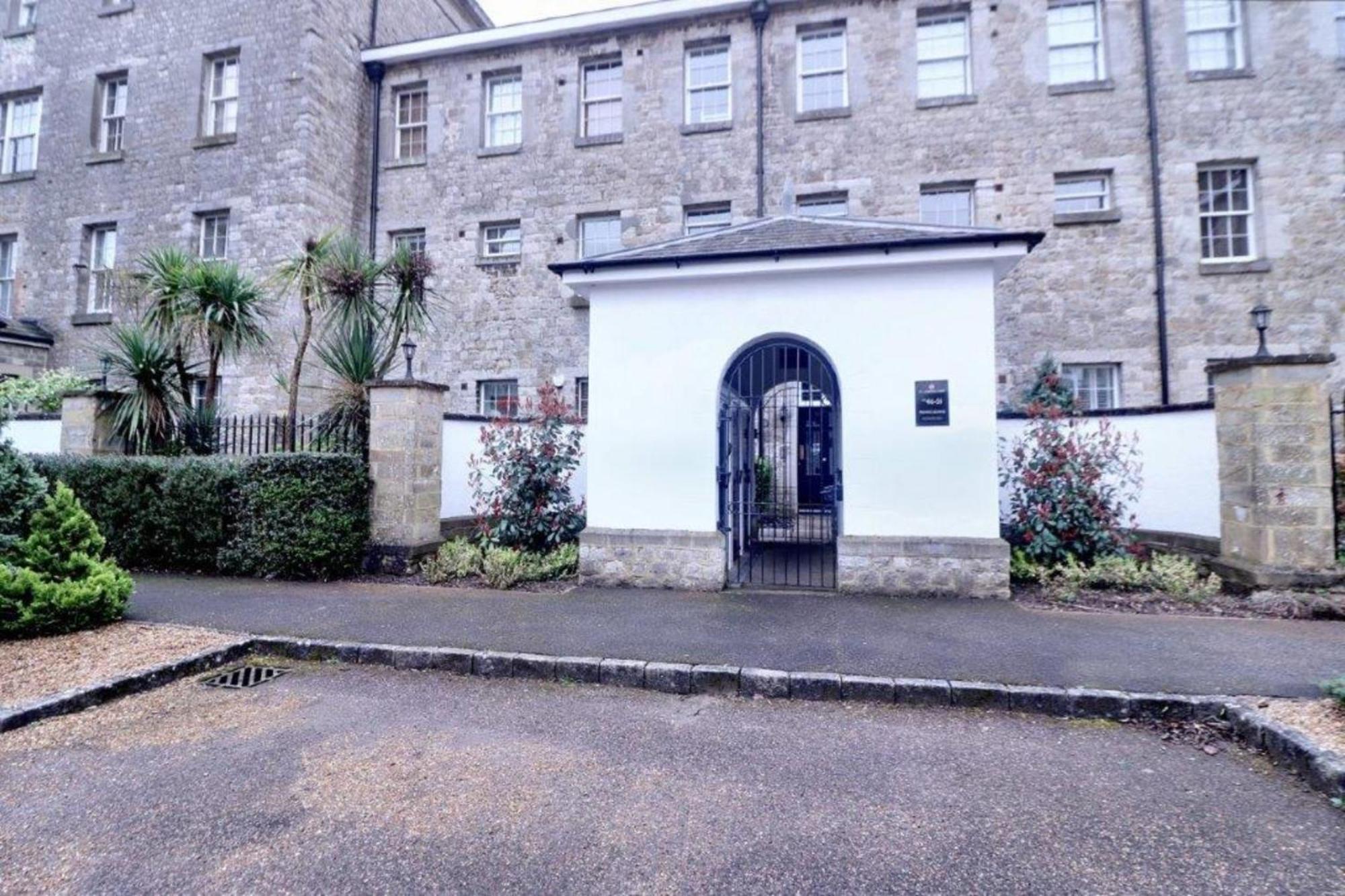 St Andrews Apartments Μέιντστοουν Εξωτερικό φωτογραφία