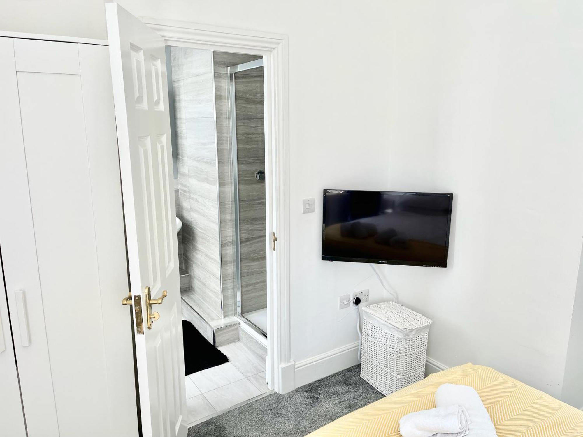 St Andrews Apartments Μέιντστοουν Εξωτερικό φωτογραφία