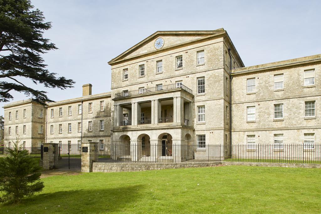 St Andrews Apartments Μέιντστοουν Εξωτερικό φωτογραφία
